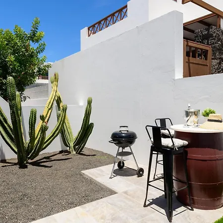 Casa Ernesto Villa *